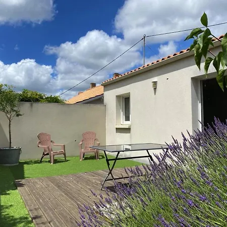 Sejour Au Coeur De : Maison Avec Terrasse Et Garage Pres De La ! - Fr-1-336-125 *