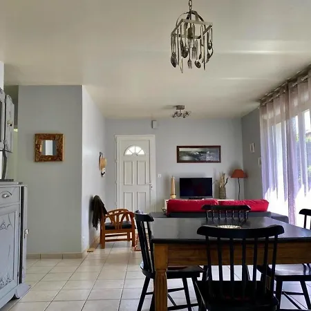 Sejour Au Coeur De : Maison Avec Terrasse Et Garage Pres De La ! - Fr-1-336-125